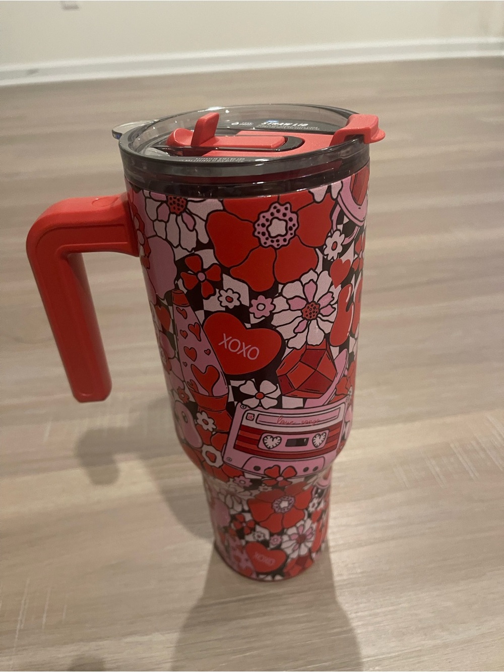 NWT hydrapeak Red & Pink Floral Travel Tumbler with Handle